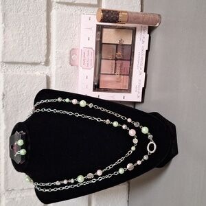 BUYERS GIVAWAY! 🎁i JEWELRY NECKLACE & EARRING SET  AND MAKE-UP BUNDLE!  😍